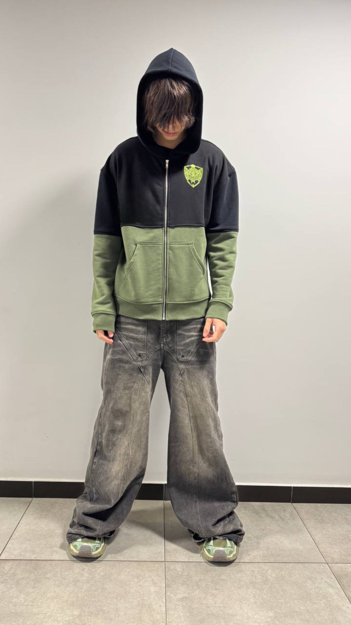 13 ZIP HOODIE
