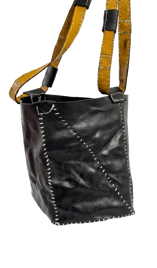 Bull skin bag (1/1)